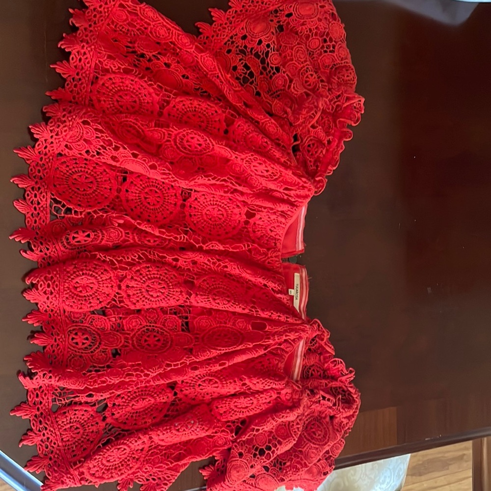Vibrant red top perfect for summer from Tularosa.